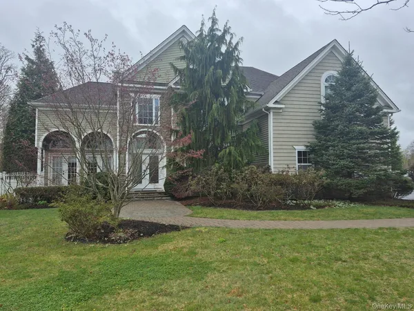 $1,149,000 | 11 Ryan Court, Bohemia, NY 11716
