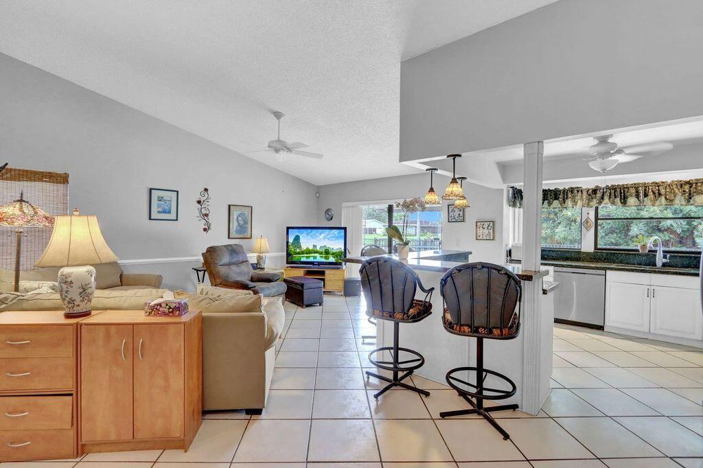 9718 Lancaster Place Boca Raton, FL 33434 - Photo 7 of 20 Ktichen - Family Room