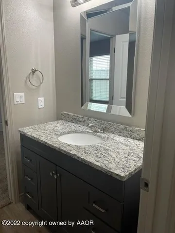 $1,000 | 102 8th Street, Farwell, TX 79325