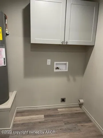 $1,000 | 102 8th Street, Farwell, TX 79325