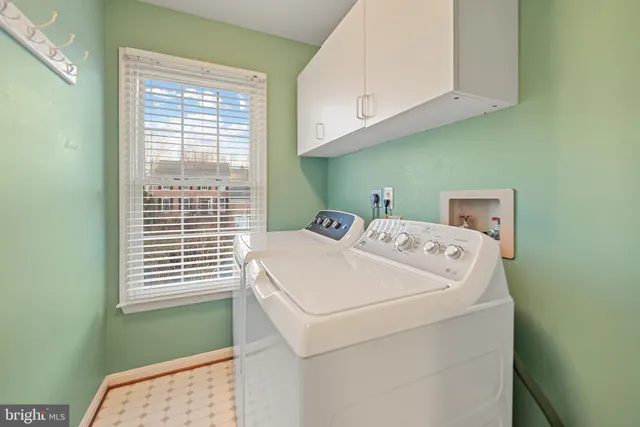 $949,990 | 13100 Rockpointe Court, Clifton, VA 20124