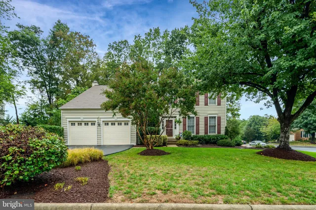 $949,990 | 13100 Rockpointe Court, Clifton, VA 20124