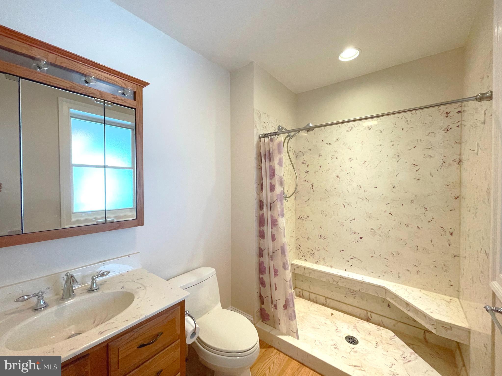 4085 Hallowing Point Road Prince Frederick, MD 20678 - Photo 15 of 41 Main Level Hall Full Bath