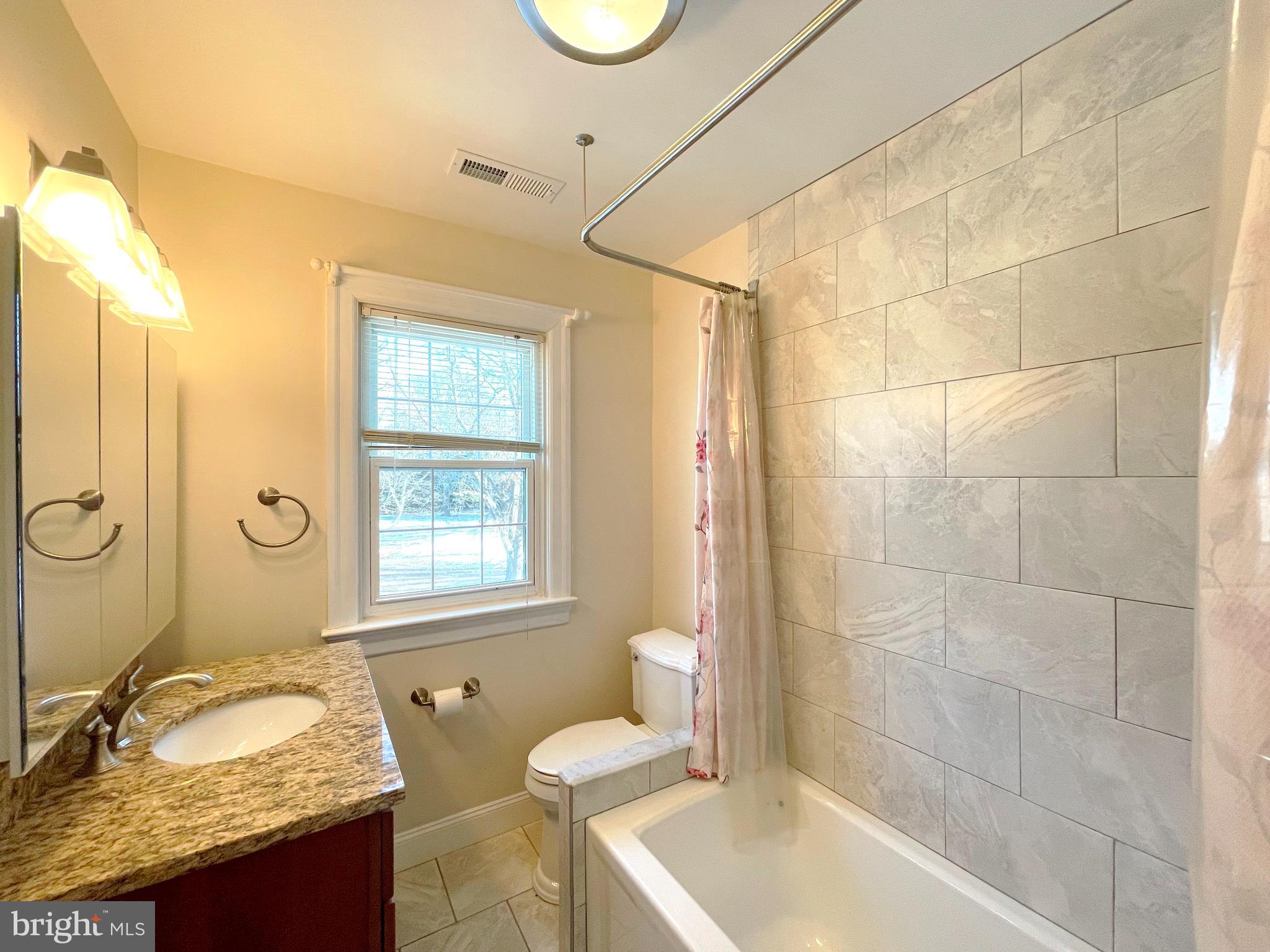 4085 Hallowing Point Road Prince Frederick, MD 20678 - Photo 25 of 41 Upper Level Hall Full Bath