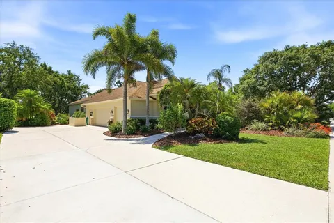 $895,000 | 10010 Cherry Hills Ave Circle, Bradenton, FL 34202