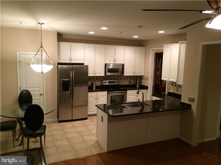 887 Chatfield Road, Unit 7 Warrington, PA 18976 - Photo 4 of 17 Kitchen
