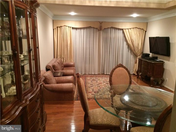 887 Chatfield Road, Unit 7 Warrington, PA 18976 - Photo 6 of 17 Living Room