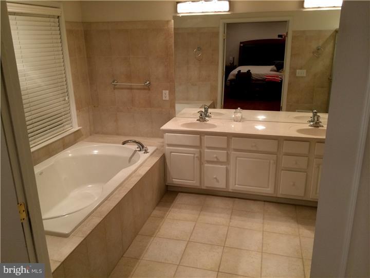 887 Chatfield Road, Unit 7 Warrington, PA 18976 - Photo 10 of 17 Master Bathroom