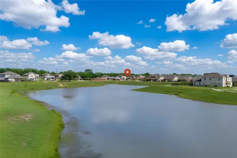 $325,000 | 4910 Bottlebrush Drive, Pearland, TX 77584