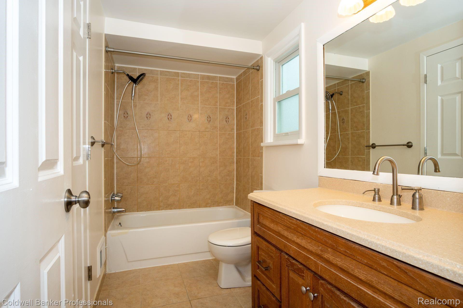 43417 Proctor Road Canton, MI 48188 - Photo 18 of 26 18.jpg