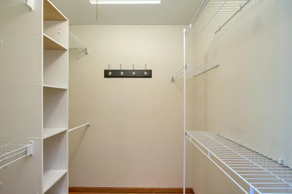 $3,100 | 8106 Dakota Lane, Chanhassen, MN 55317