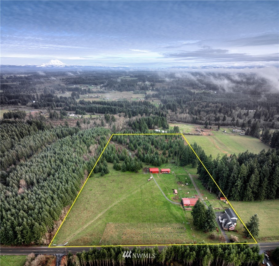 534 Tennessee Road Winlock, WA 98596 - Photo 2 of 40 a view of a city