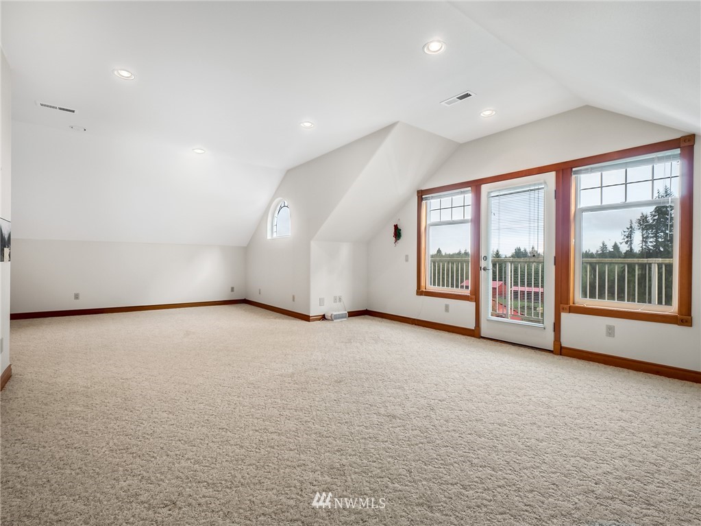 534 Tennessee Road Winlock, WA 98596 - Photo 18 of 40 a view of an empty room with a window