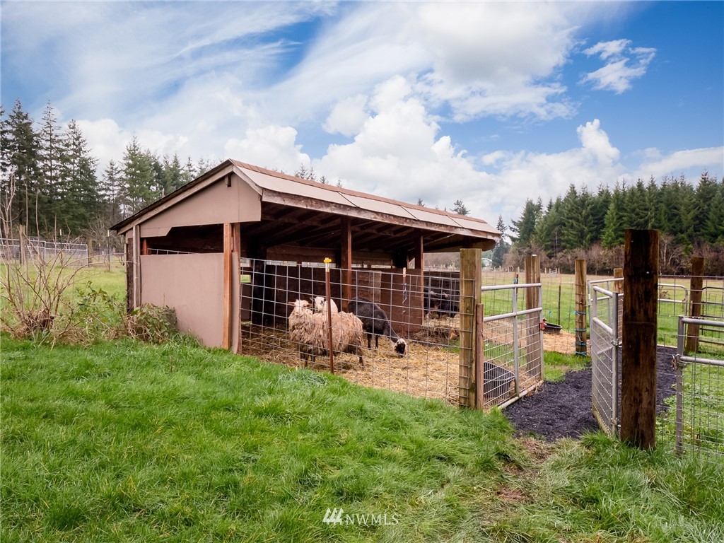 534 Tennessee Road Winlock, WA 98596 - Photo 30 of 40 a view of a house with yard and sitting area