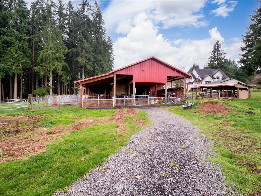 534 Tennessee Road Winlock, WA 98596 - Photo 31 of 40 a view of a house with backyard and sitting area