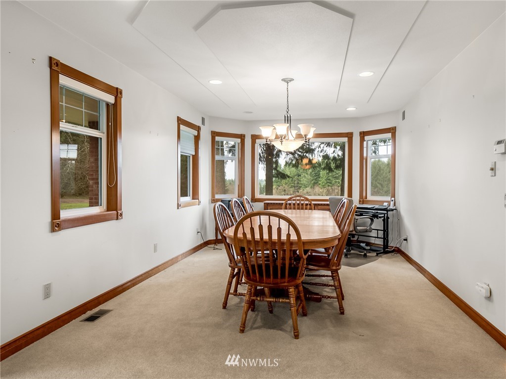 534 Tennessee Road Winlock, WA 98596 - Photo 6 of 40 a dining room with furniture and window
