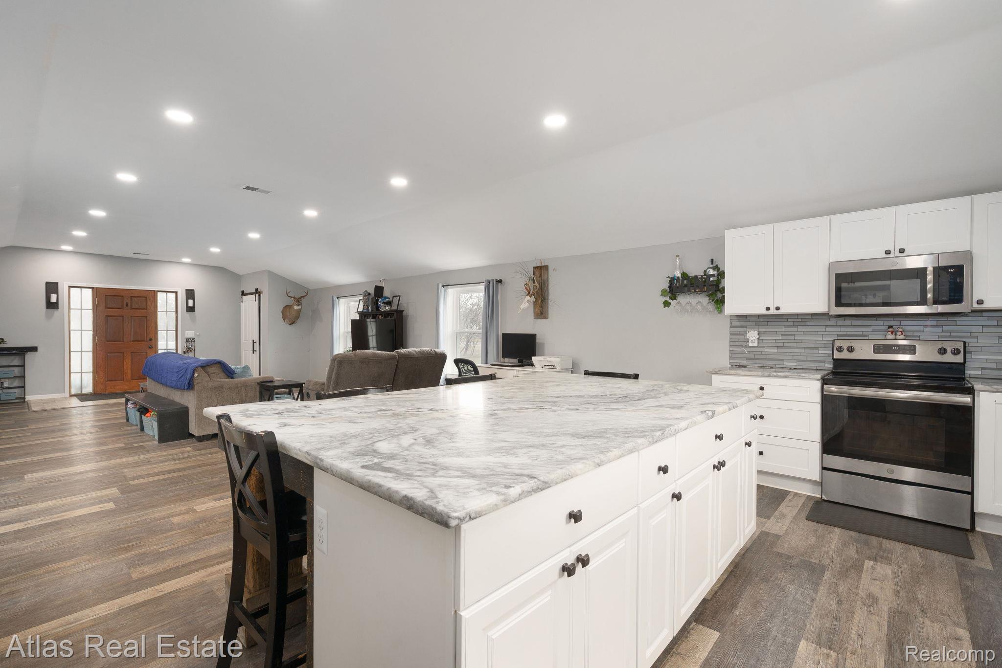 10025 Gd Blanc Road Gaines, MI 48436 - Photo 27 of 68 31-web-or-mls-Interiors (16 of 37).jpg