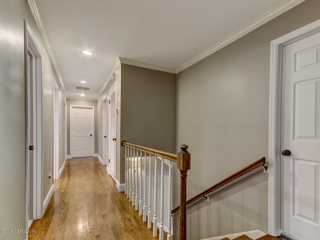 6521 Christopher Point Road West Jacksonville, FL 32217 - Photo 60 of 68 hall way upstairs