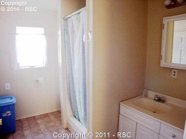 4835 Meridian Road Peyton, CO 80831 - Photo 14 of 16 Guest House Bathroom