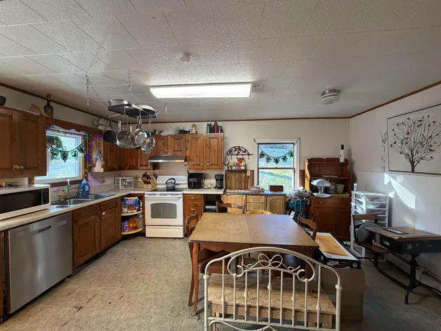 $248,500 | 17 Pappas Road, Claremont, NH 03743