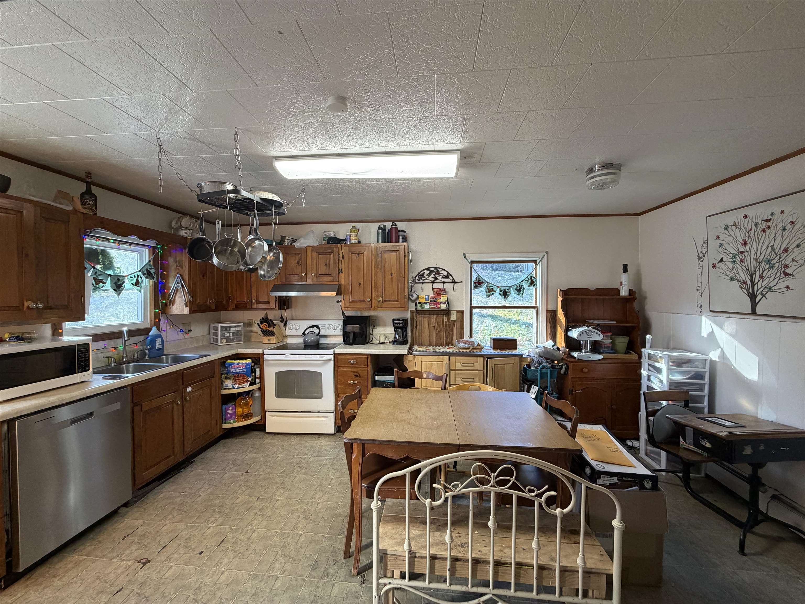 17 Pappas Road Claremont, NH 03743 - Photo 2 of 16