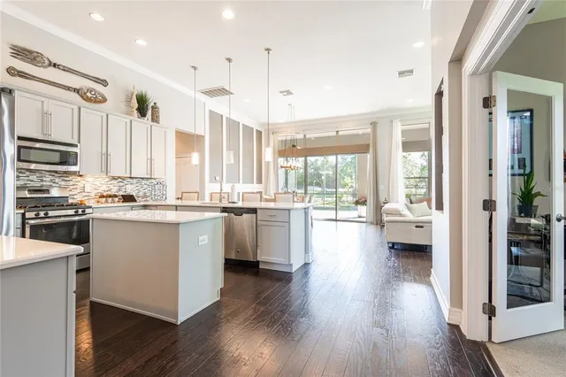 $700,000 | 6615 Current Drive, Apollo Beach, FL 33572