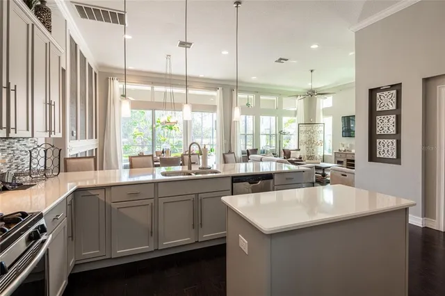 $700,000 | 6615 Current Drive, Apollo Beach, FL 33572