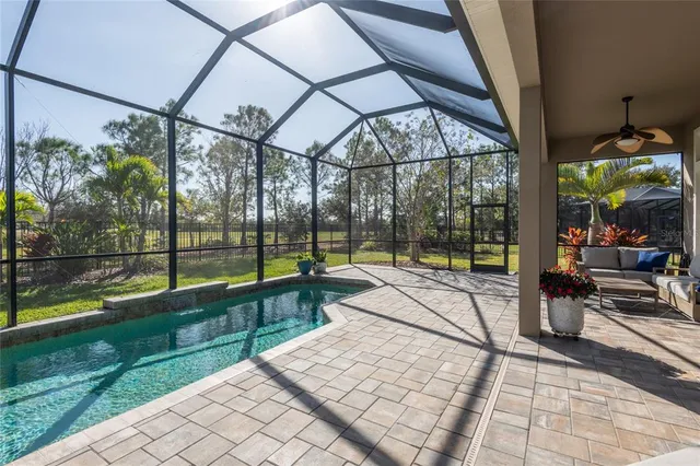 $700,000 | 6615 Current Drive, Apollo Beach, FL 33572