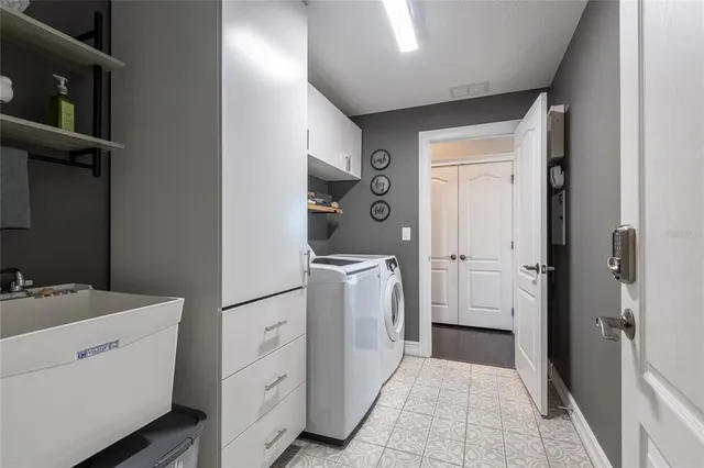 $700,000 | 6615 Current Drive, Apollo Beach, FL 33572