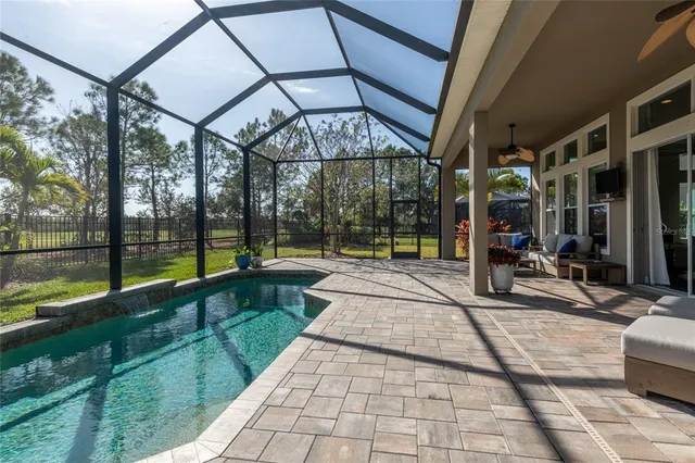$700,000 | 6615 Current Drive, Apollo Beach, FL 33572