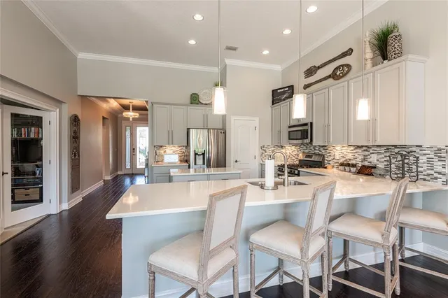 $700,000 | 6615 Current Drive, Apollo Beach, FL 33572