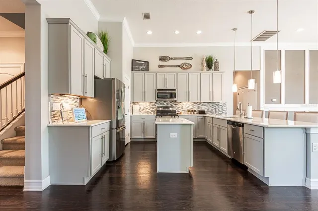 $700,000 | 6615 Current Drive, Apollo Beach, FL 33572