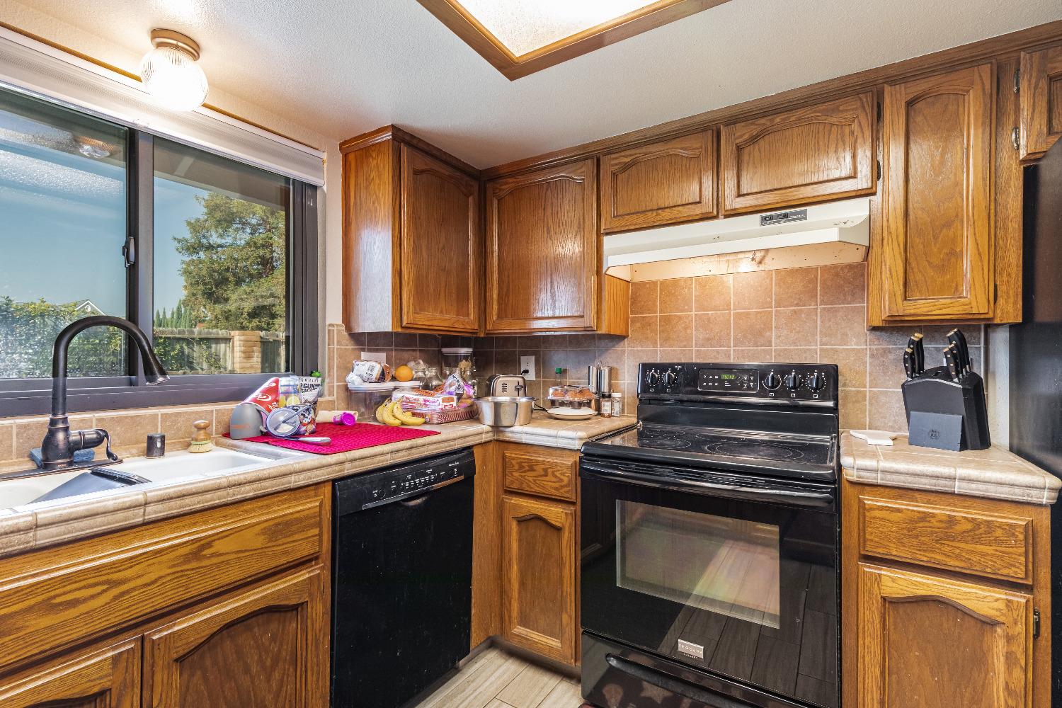 1330 Filbert Avenue Clovis, CA 93611 - Photo 7 of 23