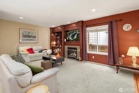 $974,000 | 13915 Southeast 238th Place, Kent, WA 98042