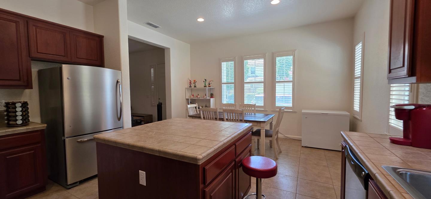 9403 Vintner Circle Patterson, CA 95363 - Photo 9 of 39