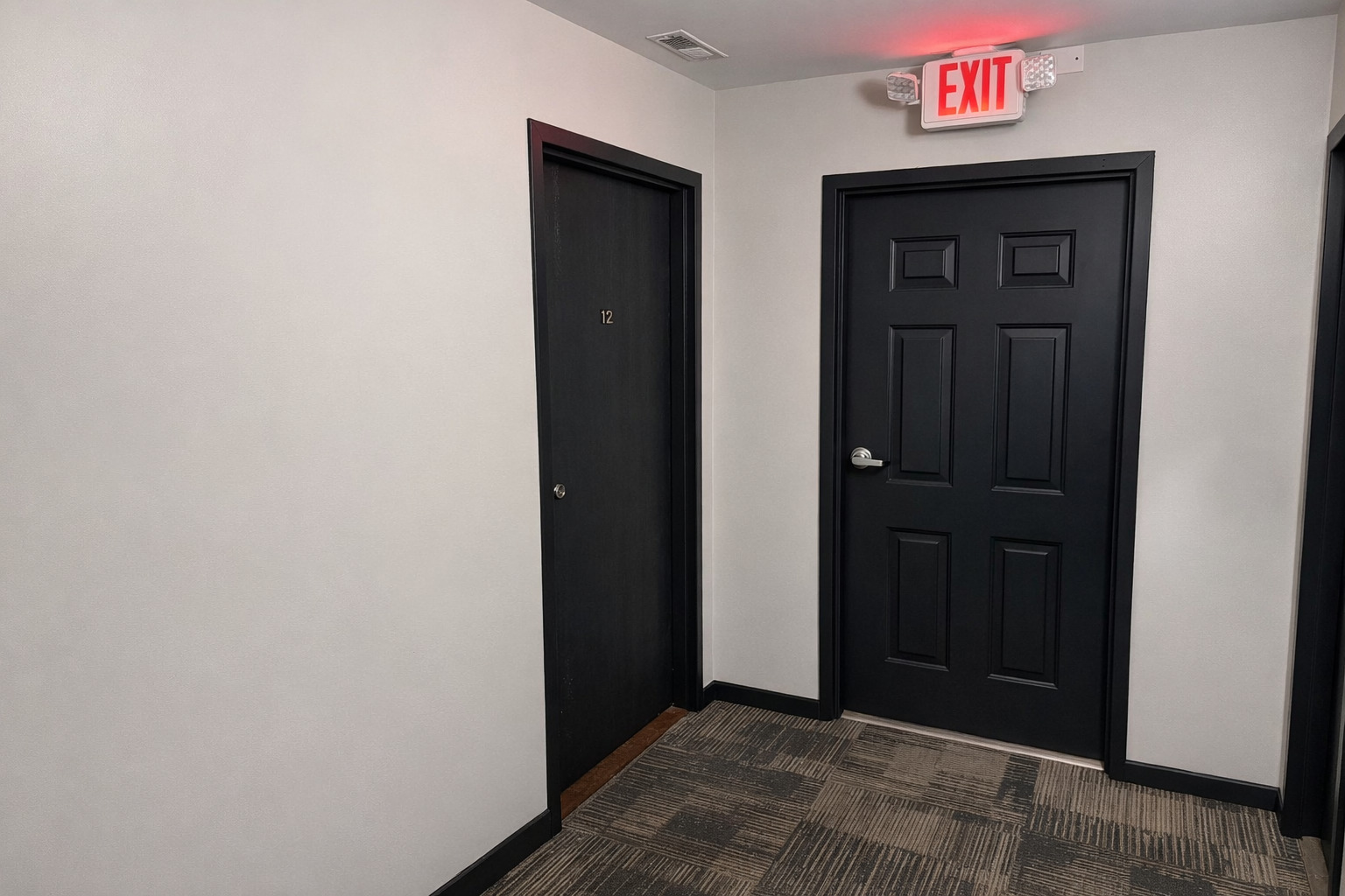 1462 Stonebridge Circle, Unit F10 Wheaton, IL 60189 - Photo 4 of 19 a view of elevator