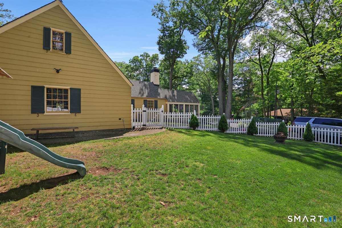 38 Knollwood Road North Haven, CT 06473 - Photo 25 of 28