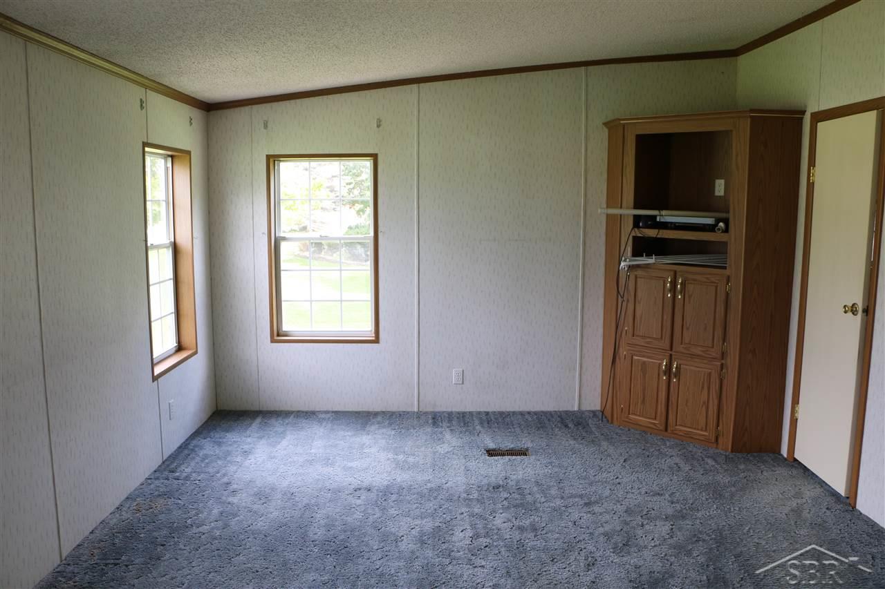 1125 West Vassar Road Reese, MI 48757 - Photo 8 of 19 31304148-7.JPG
