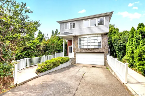 $1,998,800 | 149-37 Powells Cove Boulevard | Whitestone