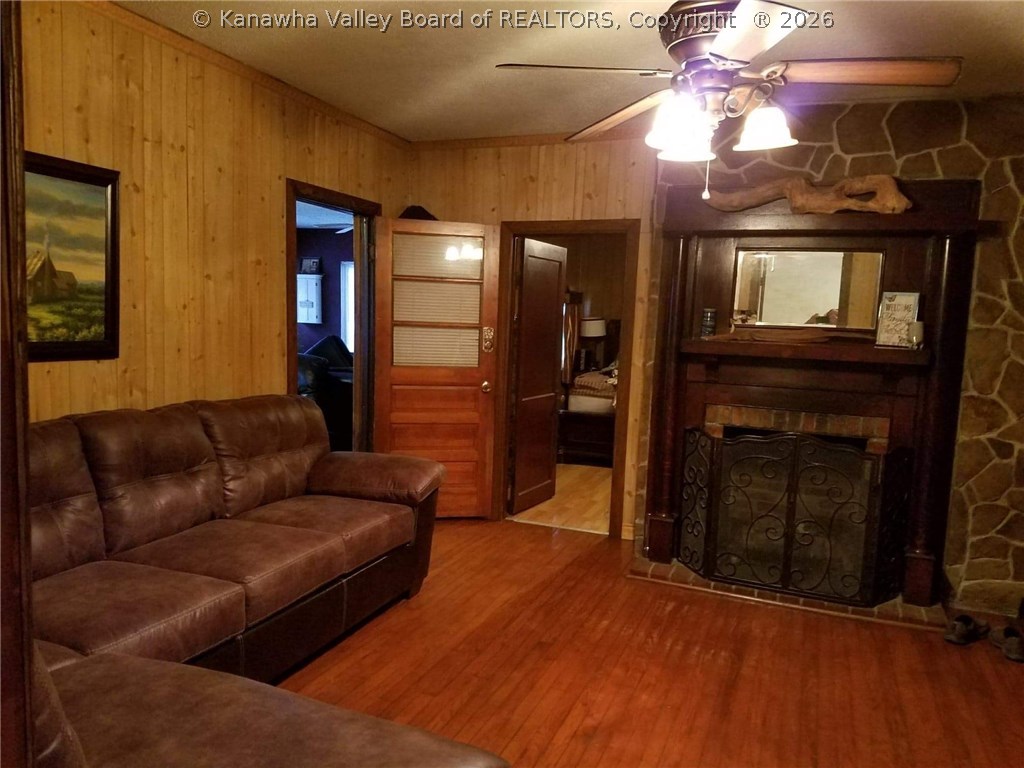 1054 Cherokee Road Eskdale, WV 25075 - Photo 28 of 30 Gallery Image 28