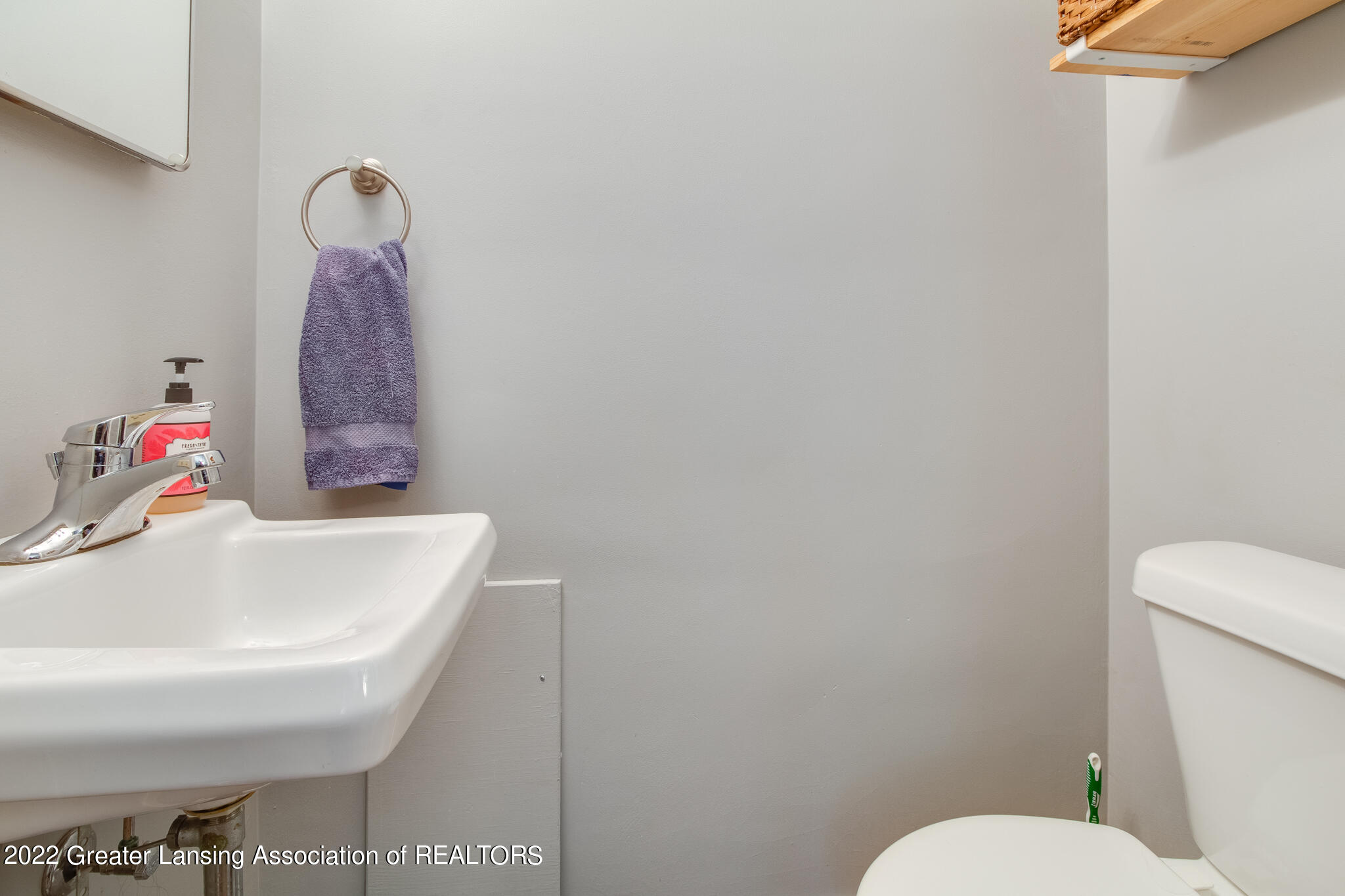 1002 Robins Road Lansing, MI 48917 - Photo 27 of 32 1002_Robins_KRIS-27
