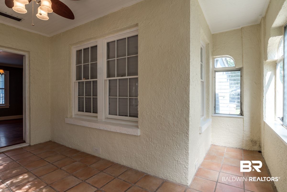 1908 Old Government Street Mobile, AL 36606 - Photo 5 of 32 Sunroom