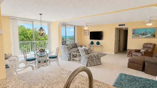 $695,000 | 88500 Overseas Highway, Unit 424, Islamorada, FL 33036
