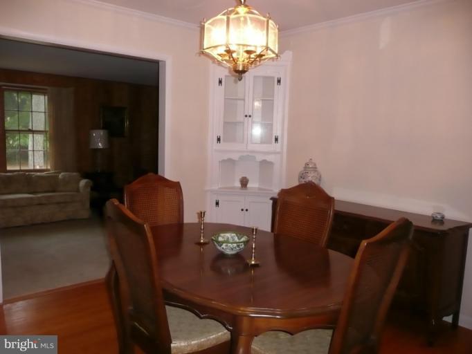 8 Algonquin Road Cambridge, MD 21613 - Photo 2 of 14 Dining Room
