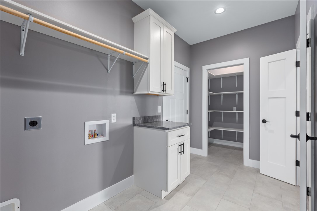 13241 Country Club Road Effingham, IL 62401 - Photo 20 of 41 Gallery Image 20