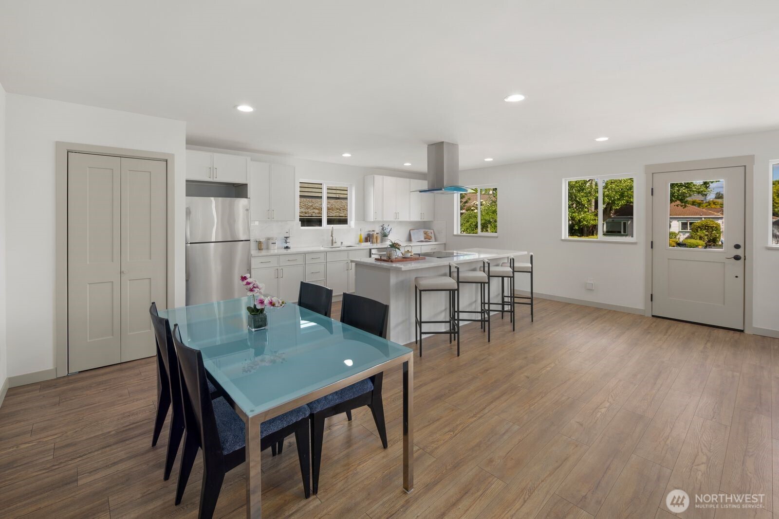 1249 Southwest 151st Street Seattle, WA 98166 - Photo 15 of 38