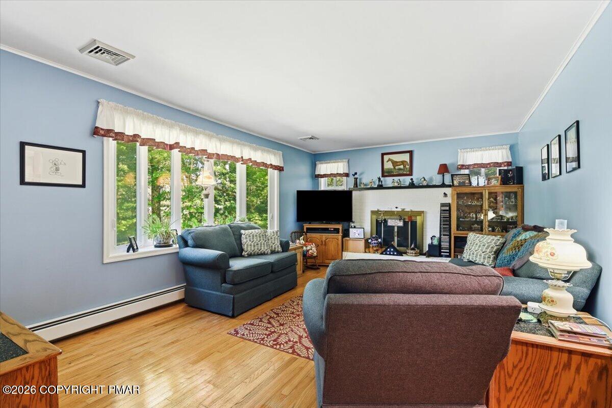 8188 Oak Ridge Lane Cresco, PA 18326 - Photo 8 of 52 11-009_DSC_2315