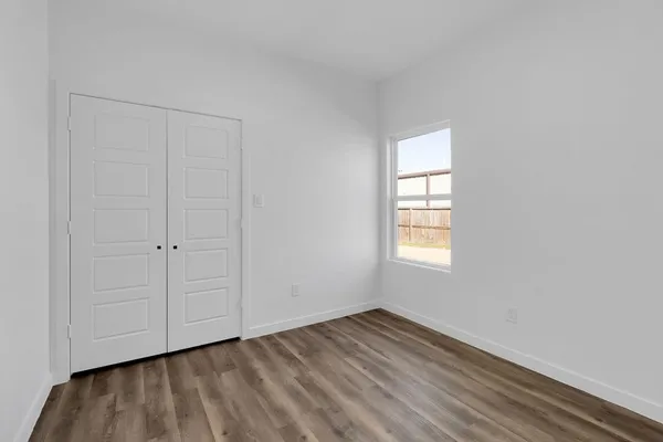 $1,700 | 104 Runnels Street, Willis, TX 77378