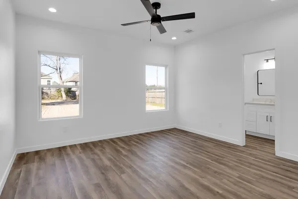 $1,700 | 104 Runnels Street, Willis, TX 77378