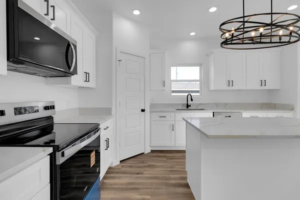 $1,700 | 104 Runnels Street, Willis, TX 77378